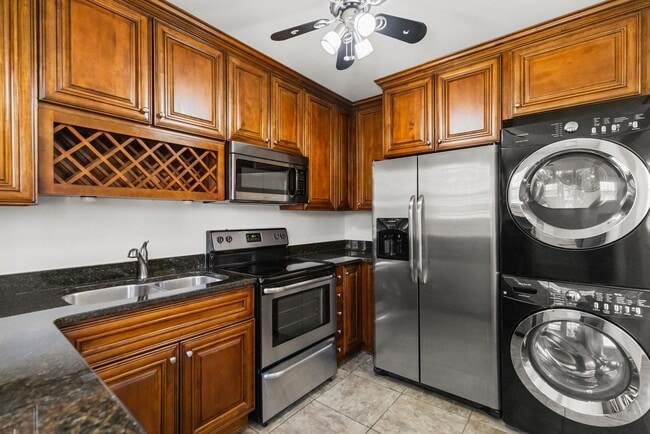 Photo - 202 Robinson St Townhome