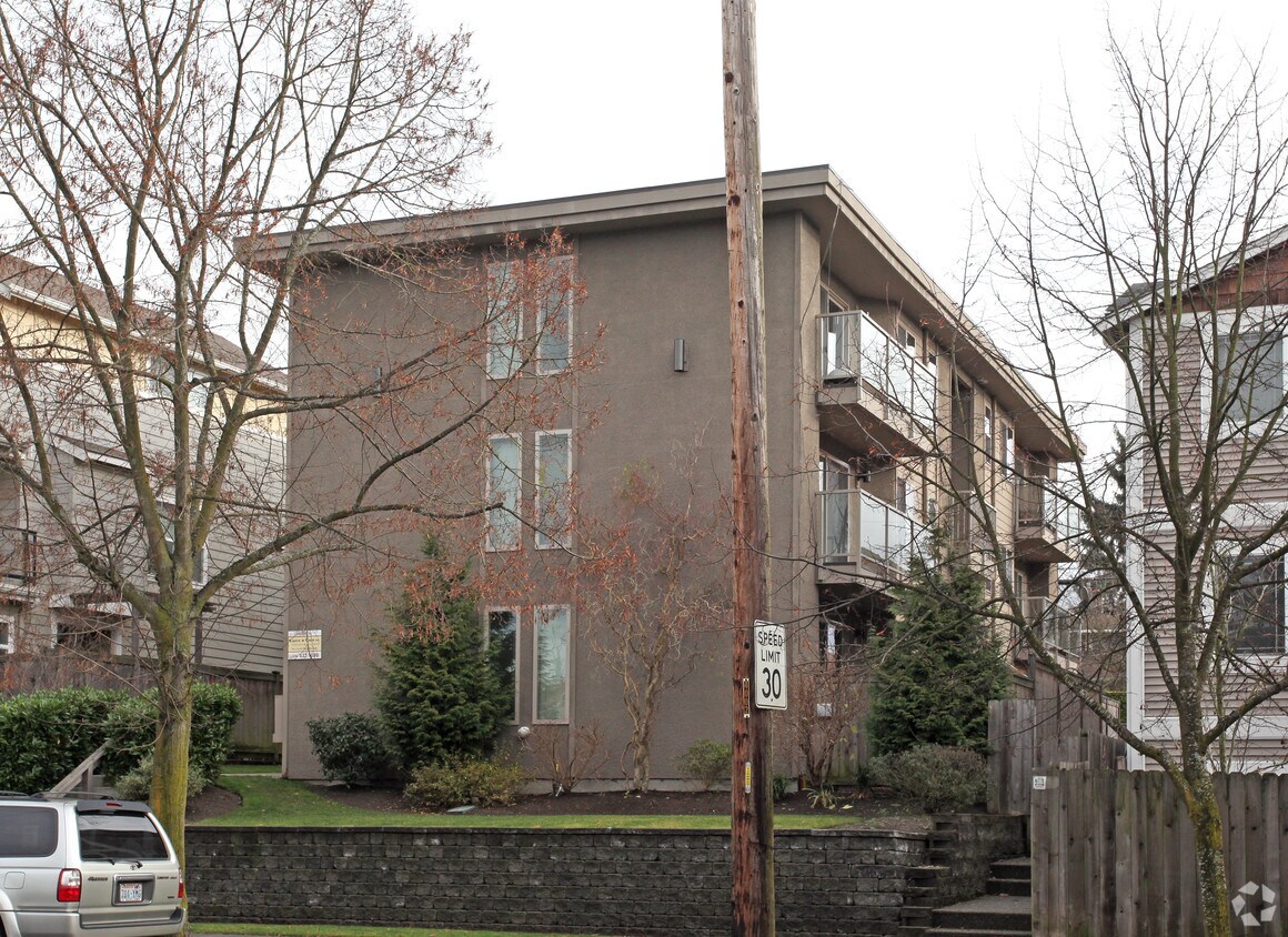 Building Photo - California Avenue Apartments