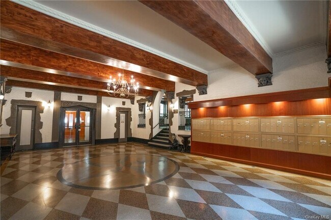 Foto del edificio - 10 Nosband Ave