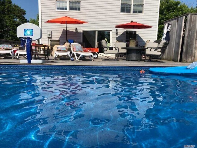 Foto del edificio - 281 Wilmot Rd