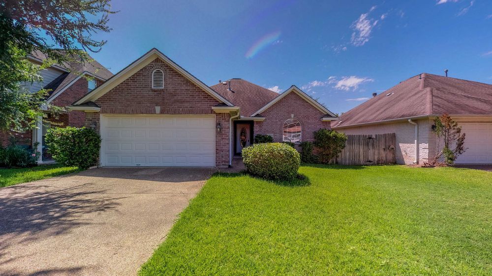 Primary Photo - Castlegate Home Available