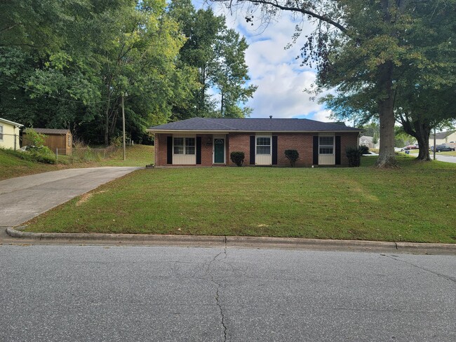 Building Photo - 4120 Oak Ridge Dr