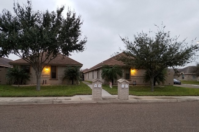 Foto del edificio - 617 DFW Dr