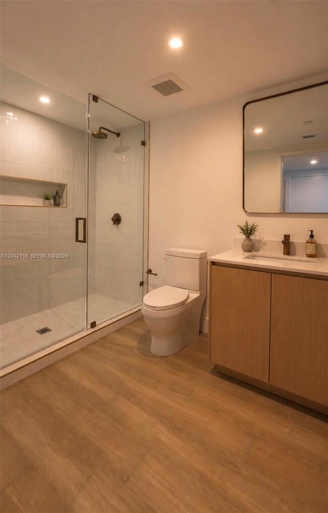 Foto del edificio - 90 NE 32nd St