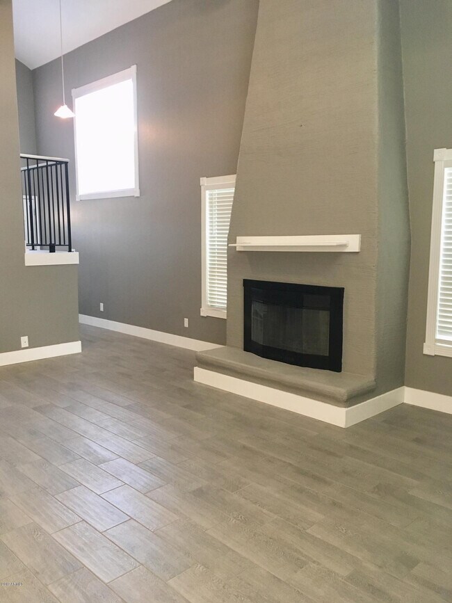 Building Photo - 3440 E Southern Ave