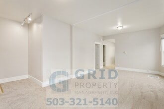 Building Photo - 9339 N Oswego Ave