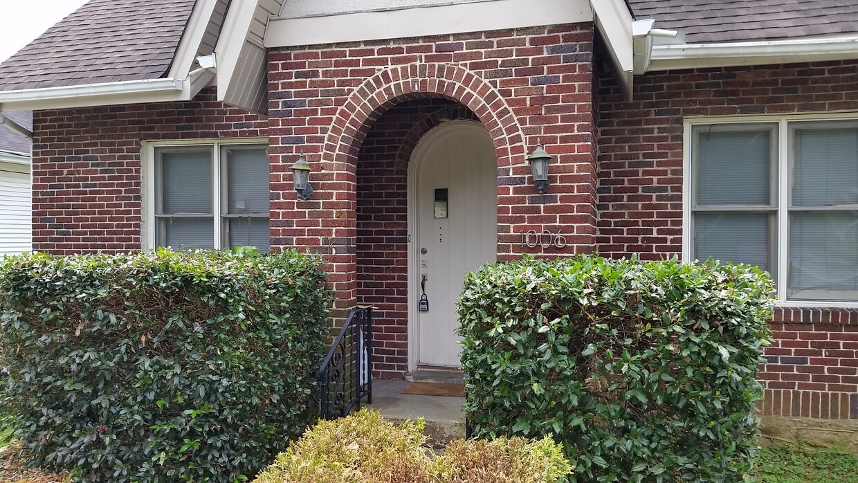 Foto principal - 1006 McMahan Ave