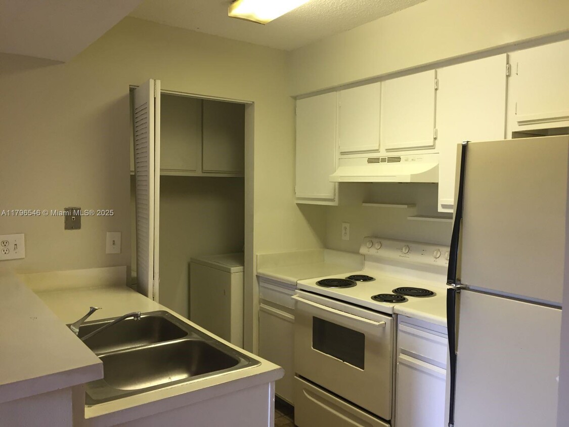 Primary Photo - 1225 SW 46th Ave