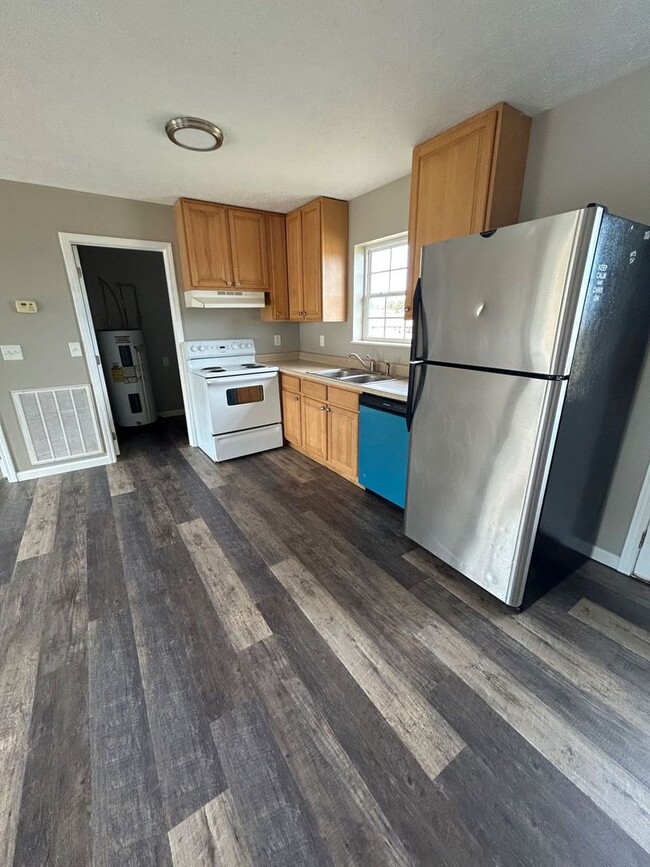 Foto del edificio - 3 bedroom 2 bath home in Maple Ridge Heigh...