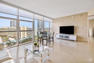 Building Photo - 1830 S Ocean Dr