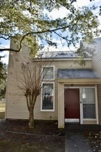 Building Photo - 5252 SW 21st Pl