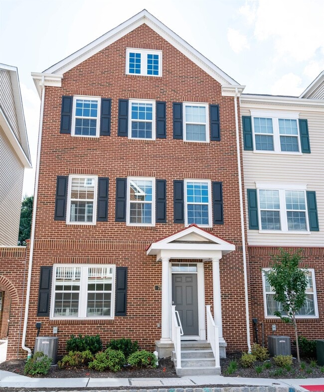 Building Photo - 78 Landmark Ln