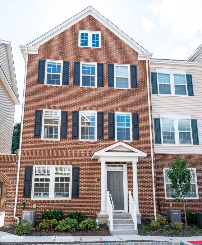 Foto del edificio - 78 Landmark Ln