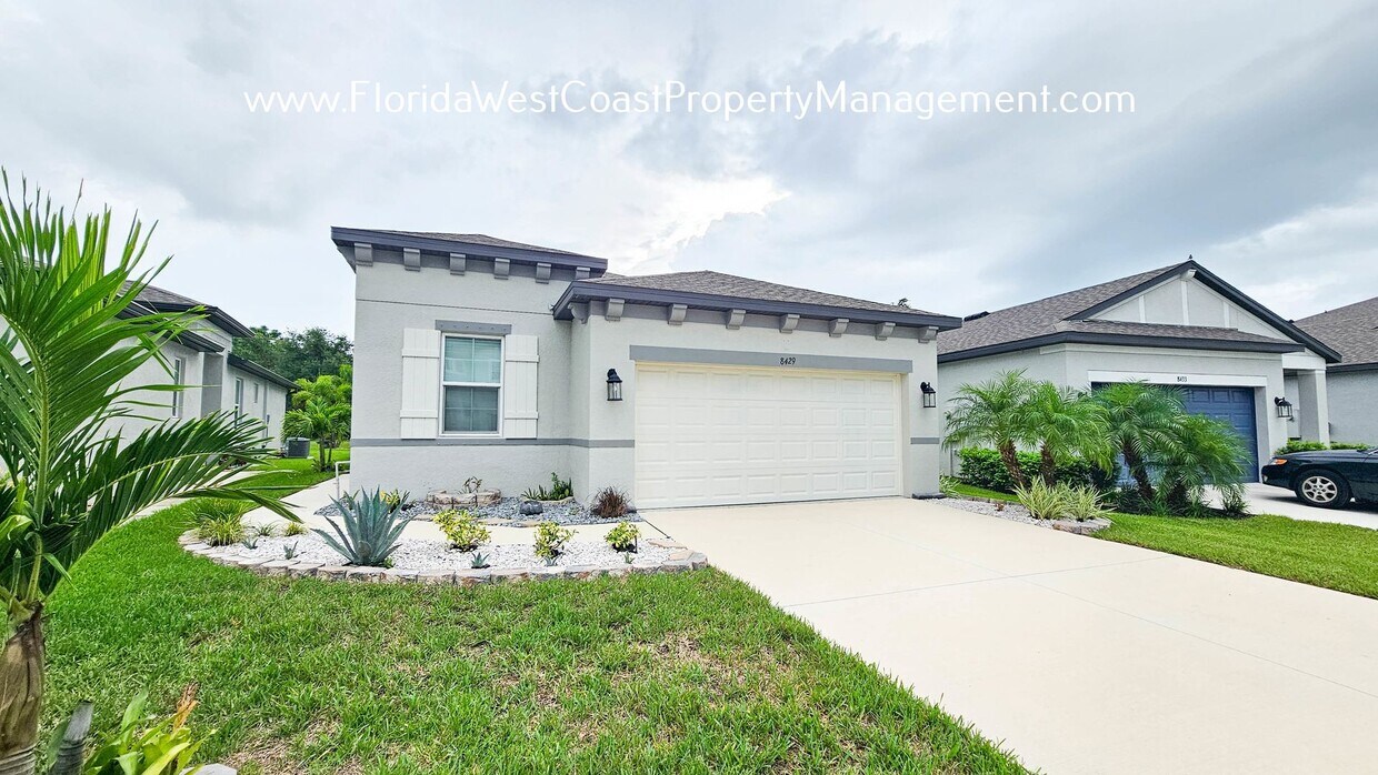 Primary Photo - LOVELY NEWER BUILD! 3 BEDROOM/2 BATH PLUS ...