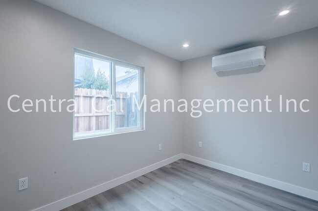 Foto del edificio - 341 Laurel Ave