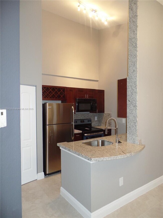 Foto del edificio - 2880 N Oakland Forest Dr