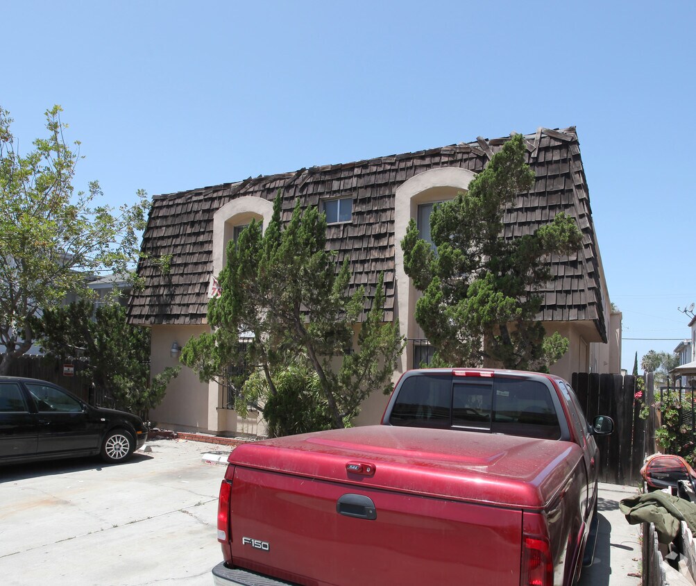 Primary Photo - Cherokee Apartments