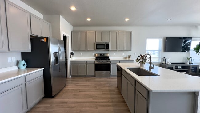 Building Photo - 965 Mouflon Dr
