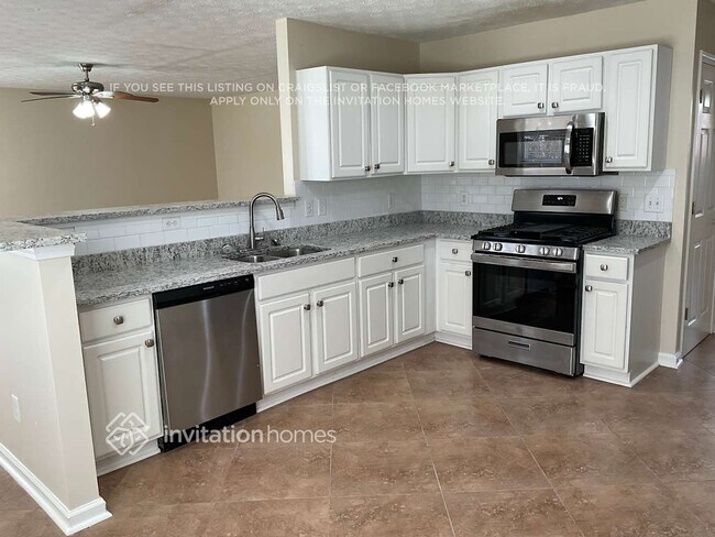 Foto del edificio - 331 Silver Springs Dr