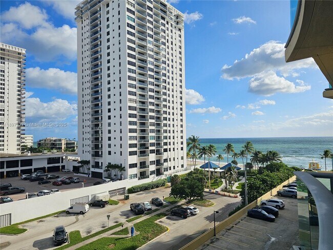 Foto del edificio - 2501 S Ocean Dr