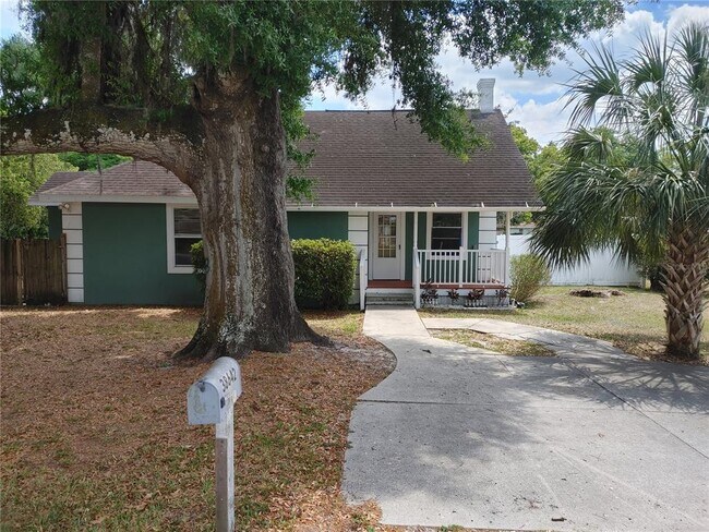 Building Photo - 38642 10th Ave