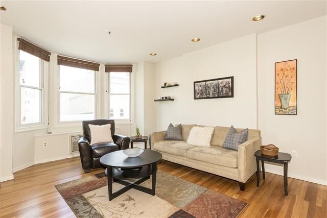 Foto del edificio - 716 Adams St
