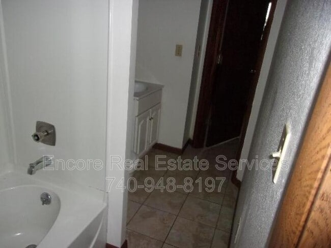Building Photo - 531 New Haven Ct
