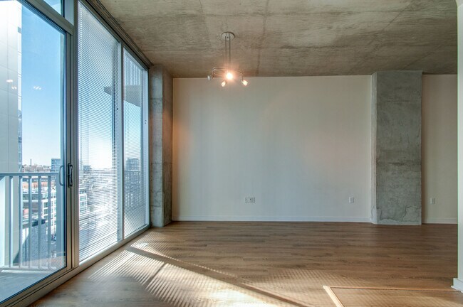 Building Photo - 301 Demonbreun