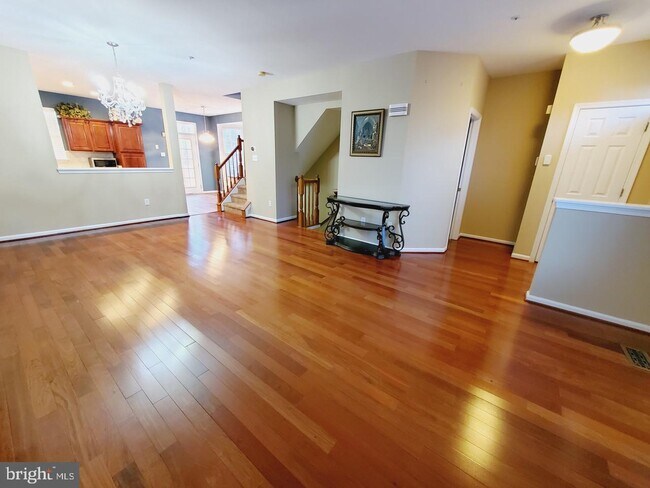 Building Photo - 9365 Owings Choice Ct