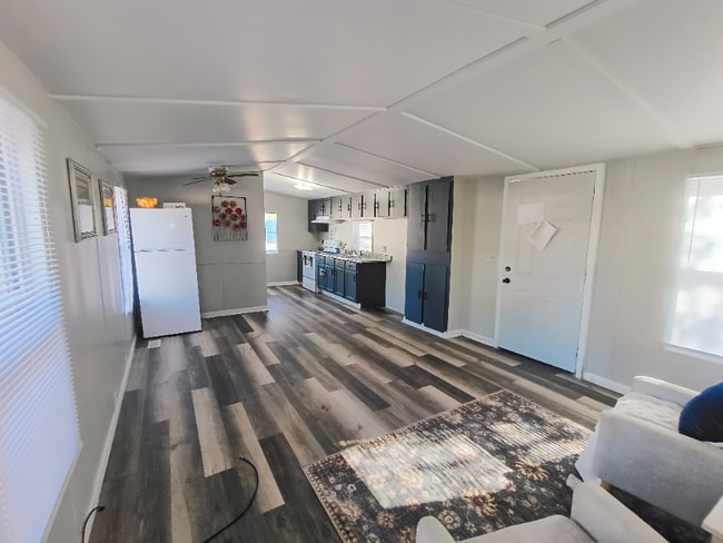 Building Photo - 63 Deerwood Park