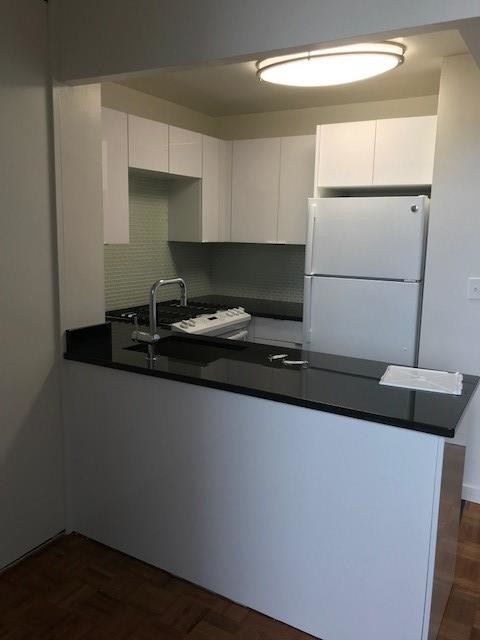 Building Photo - 521 East 72nd Street
