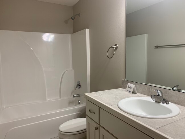 Building Photo - 1491 Ravier Ln