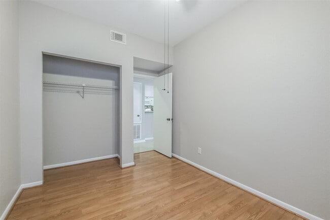 Building Photo - 8100 Cambridge St