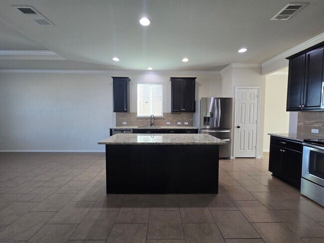 Foto del edificio - COMING SOON!