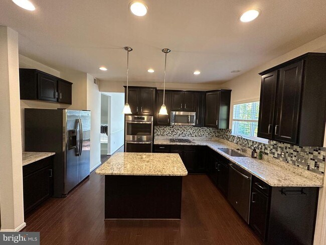 Building Photo - 16010 Eagle Feather Dr