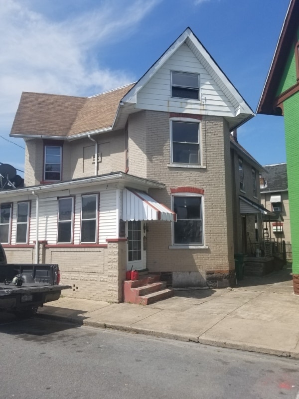 Primary Photo - 229 S 3rd St