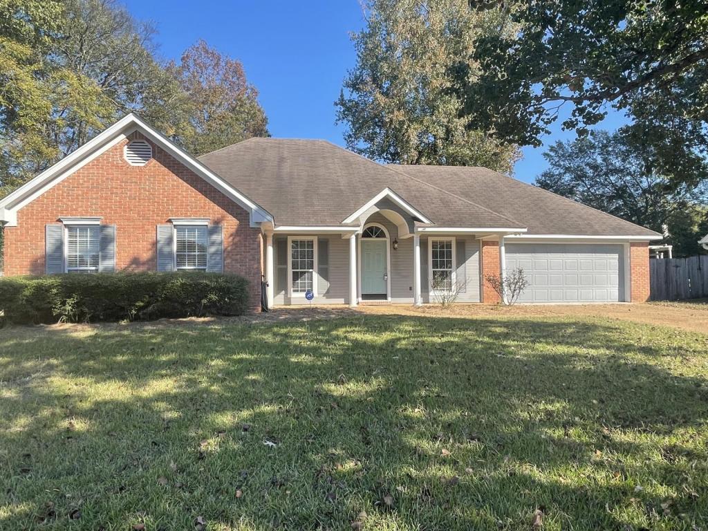 3025 Windwood Cir House for Rent in Flowood, MS