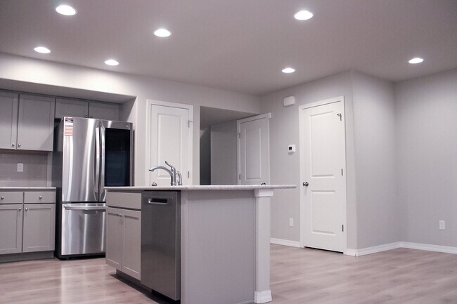 Building Photo - 4159 Samaritan Lp
