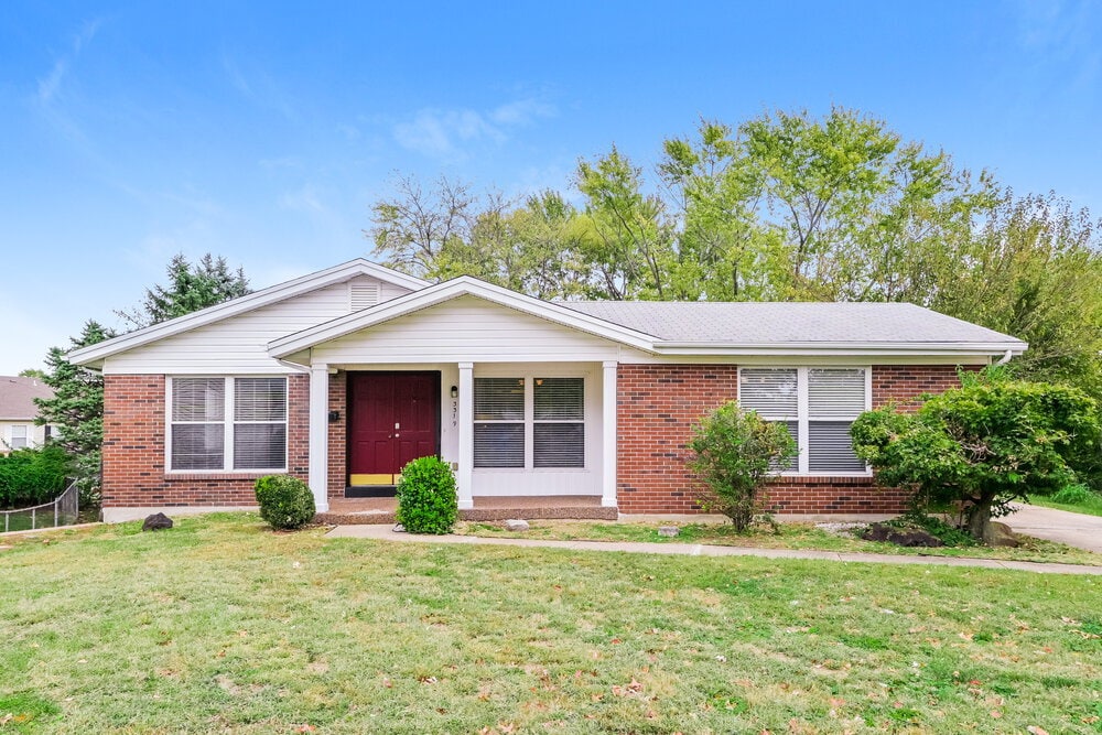 Foto principal - 3319 Tom Sawyer Dr