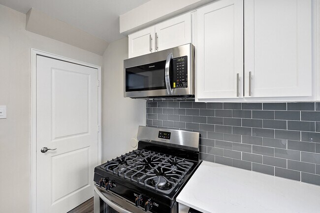 Foto del edificio - Oak Park Manor Apartments & Townhomes