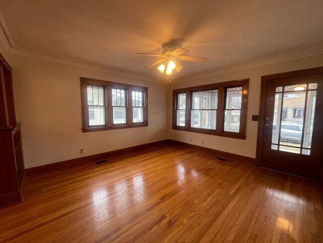 Foto del edificio - Three Bedroom Home -Near John Ball Park!