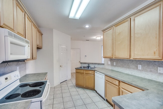 Building Photo - 7245 Rembrandt Dr