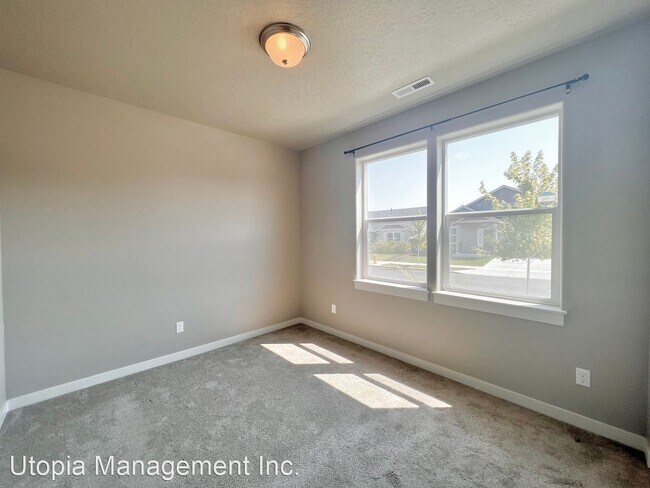 Foto del edificio - 4 br, 2 bath House - 2467 NW Ivy Way