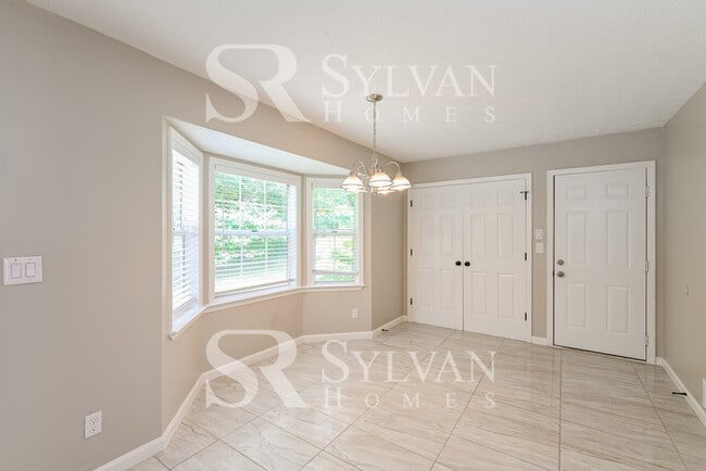 Building Photo - Prepare to fall in love with this 4 bedroom, 2.5 bathroom home