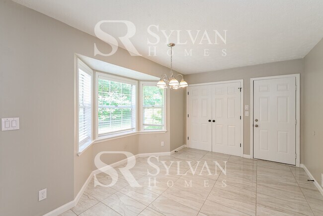 Foto del edificio - Prepare to fall in love with this 4 bedroom, 2.5 bathroom home