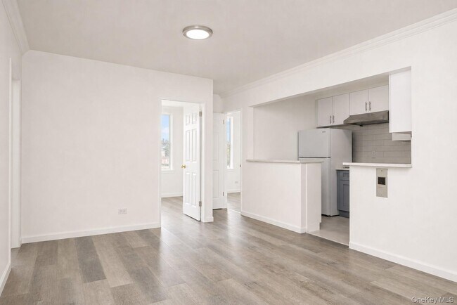 Foto del edificio - 42-26 81st St