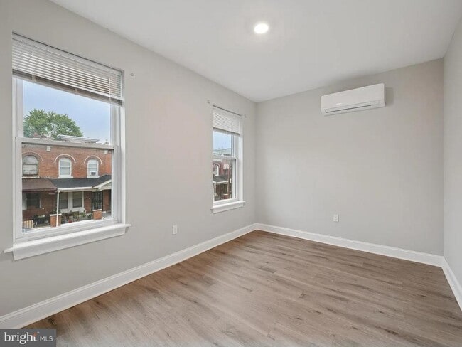 Foto del edificio - 1236 W Airdrie St