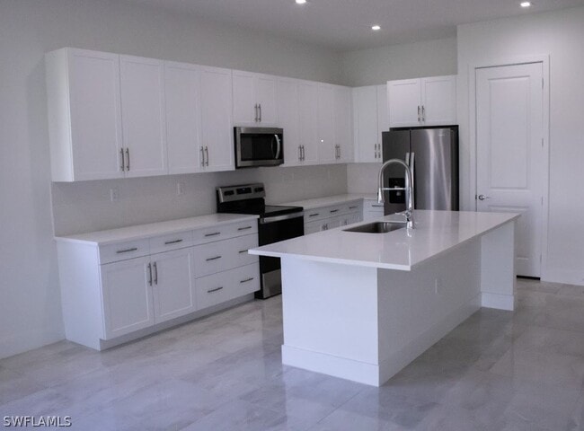 Building Photo - 5062 Alonza Ave