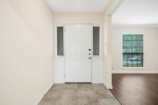 Building Photo - 19734 Encino Knoll St