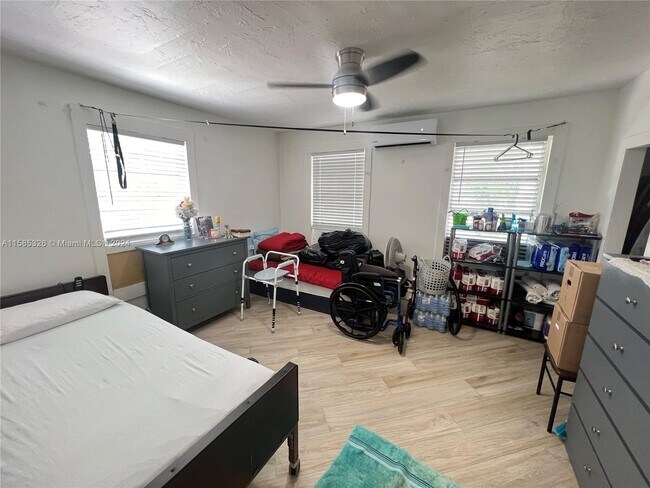 Foto del edificio - 1029 NW 28th St